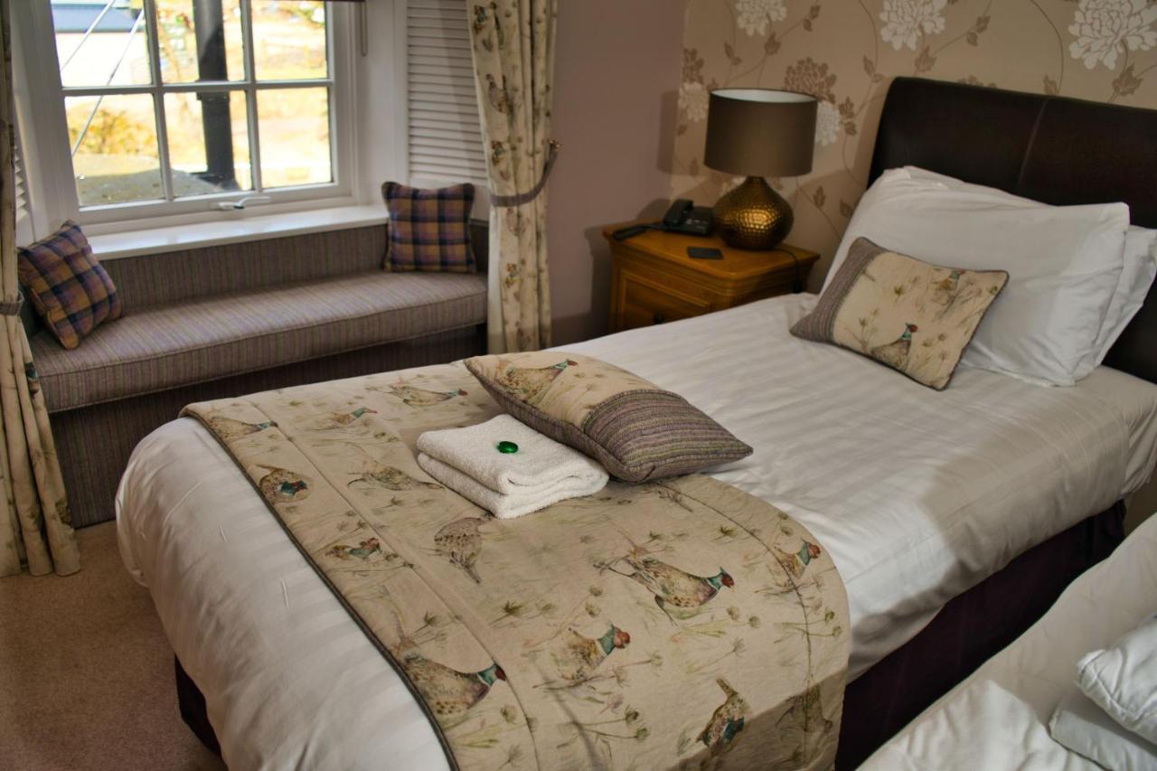Glen Clova Hotel & Luxury Lodges Millton of Clova Exterior photo