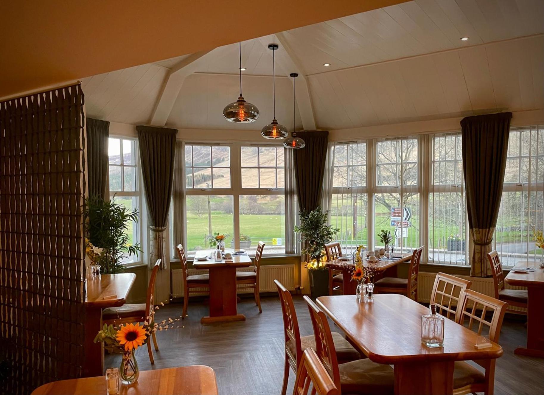 Glen Clova Hotel & Luxury Lodges Millton of Clova Exterior photo