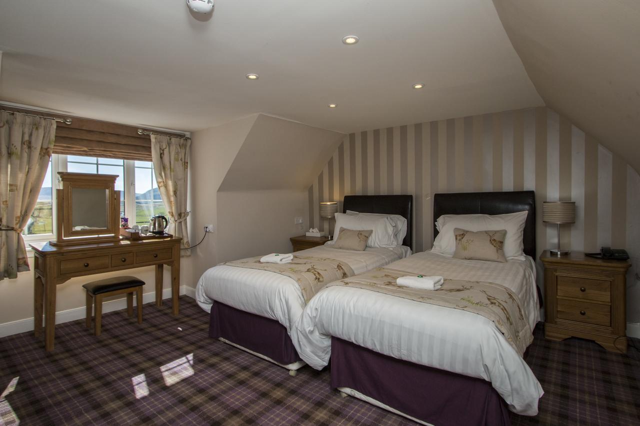Glen Clova Hotel & Luxury Lodges Millton of Clova Exterior photo